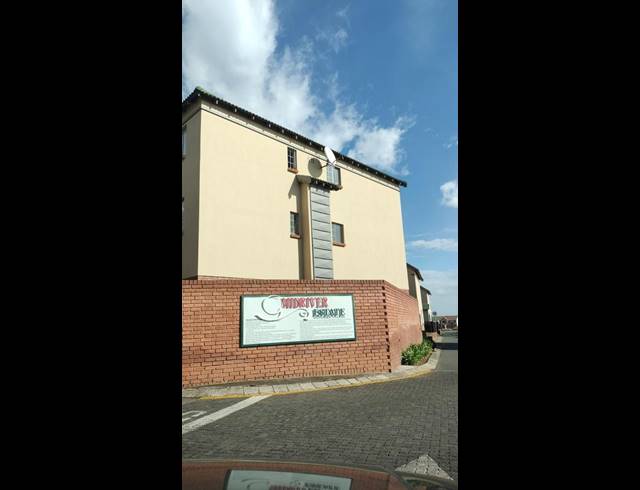 2 BEDROOM TOWNHOUSE FOR SALE IN TERENURE